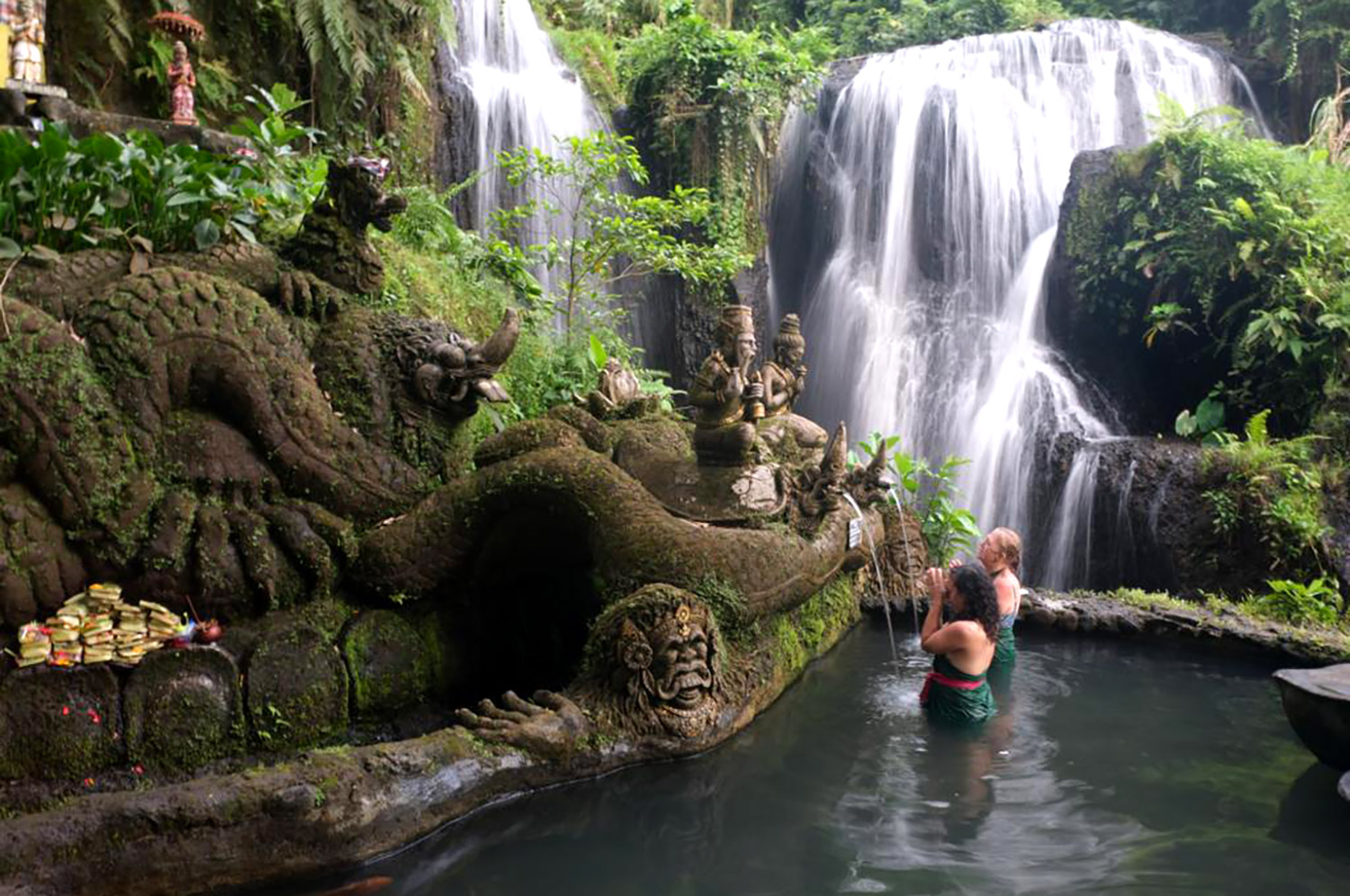 Beji Griya Waterfall – Wisata Spiritual & Kuliner Tradisional di Punggul, Bali